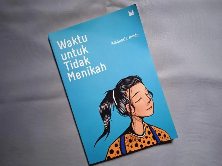 Rekomendasi Buku tentang Patah Hati, Bikin Ikut Nyesek Bacanya! 7