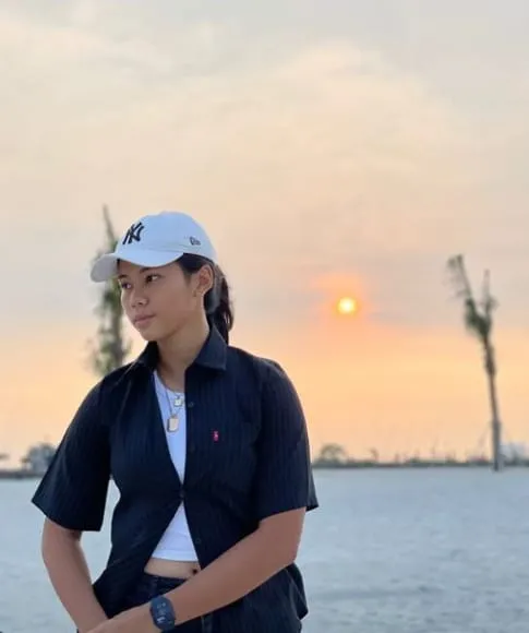 Gaya Shalika Aurelia, Pesebak Bola Putri Indonesia yang Masuk Klub Eropa 12 Gaya Shalika Aurelia