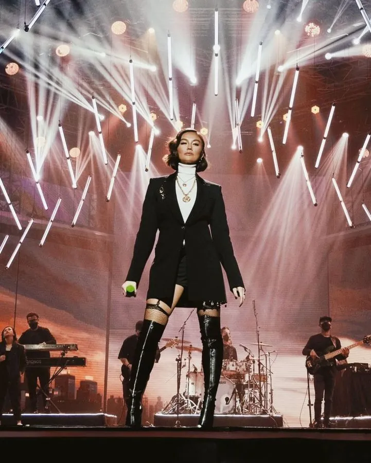 Agnez Mo Gunakan Amplop Putih Biasa Sebagai Dompet. Biar Lebih Praktis! 3