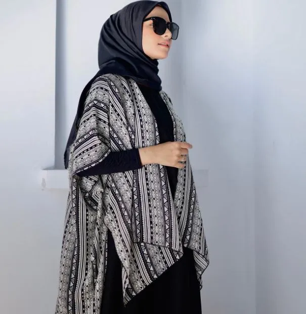 Potret Gaya Hijab ala Selebgram Diba Fahira @dibafahira 11
