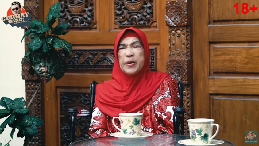 Dorce Gamalama Beri Pesan Ingin Dimakamkan sebagai Perempuan, Berikut Alasannya 2 Dorce Gamalama kini nampak kurus