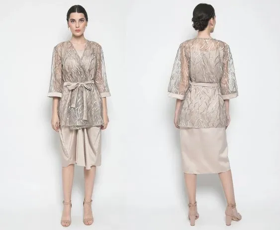 8 Ide Padu Padan Kebaya dengan Rok Pendek Terbaru 14