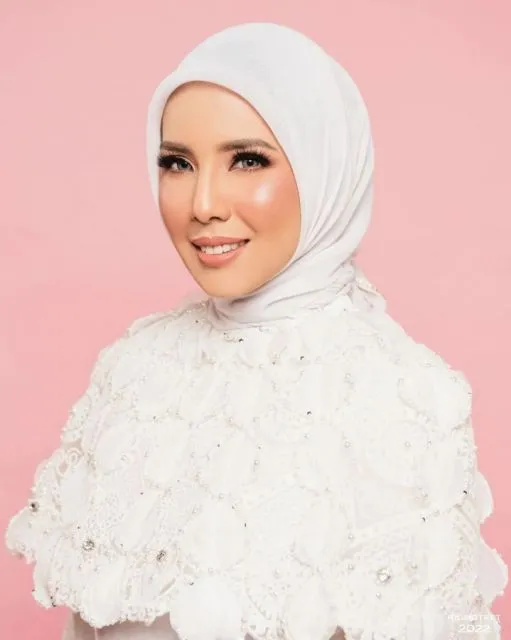 Tya Ariestya Resmi Berhijab, Akui Dirinya Kini Masih dalam Proses Belajar 6 Berhijab demi diri yang lebih baik