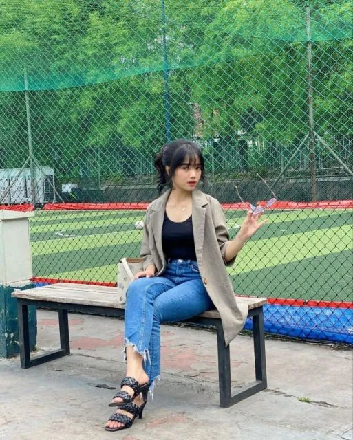 Ide Fashion Kasual Sporty ala Fuji An untuk Tampil Kece. Simpel! 10 OOTD ala Fuji