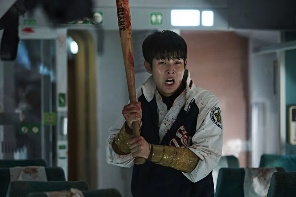 7 Film Choi Woo Shik yang Wajib Kamu Tonton. Aktingnya Super Banget! 11 Train to busan choi woo shik