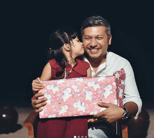 Artis yang Dapat Julukan Hot Daddy; Paras Tampan Plus Sayang Keluarga 14