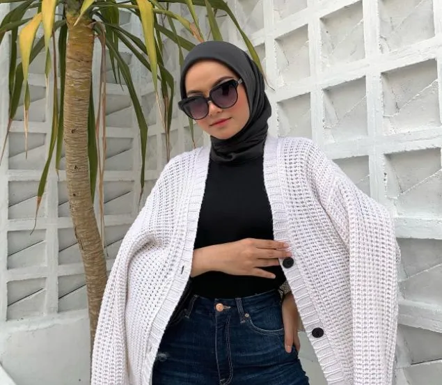 Potret Gaya Hijab ala Selebgram Diba Fahira @dibafahira 15