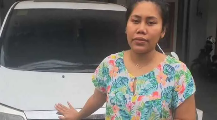 Deretan Artis yang Pernah Lelang Barang Milik Mereka 11