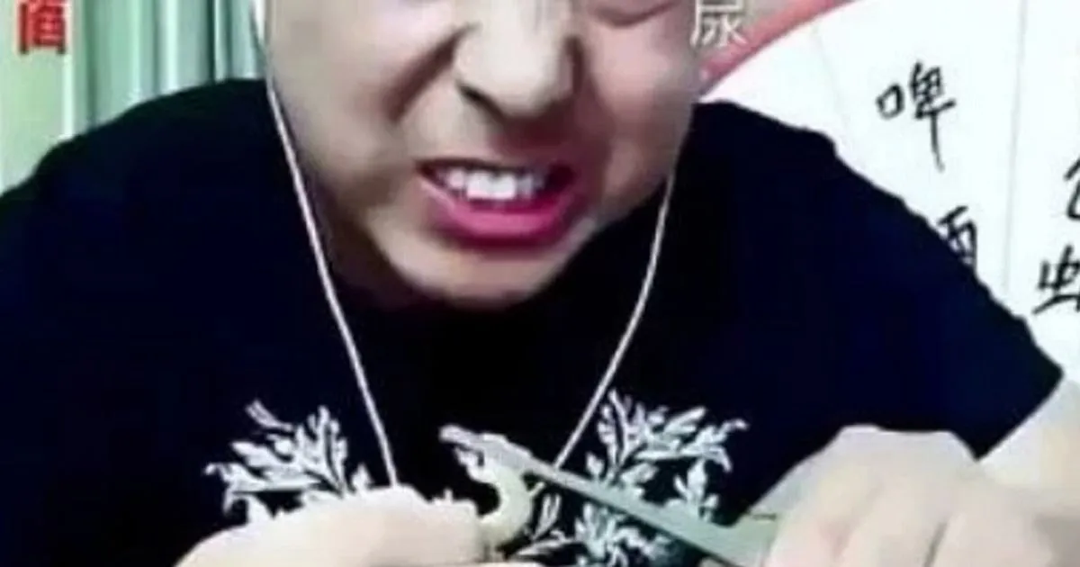 Kejadian Apes yang Menimpa YouTuber Mukbang. Selalu Hati-hati! 14