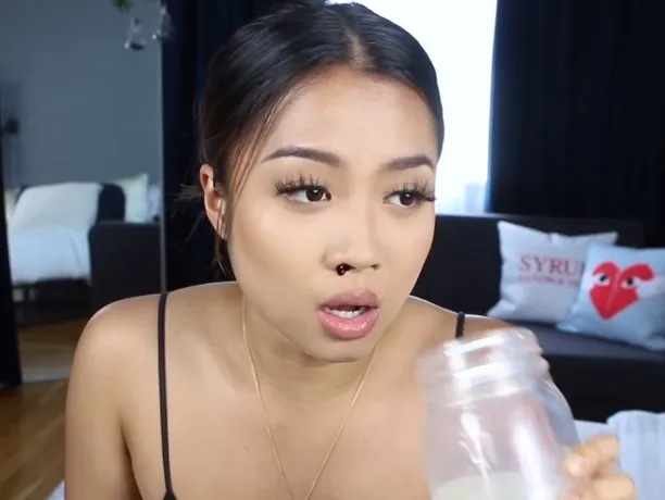 Kejadian Apes yang Menimpa YouTuber Mukbang. Selalu Hati-hati! 13