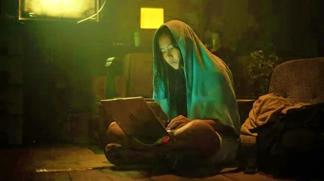 Review Film Penyalin Cahaya: Cukup Mengesankan dan Sedikit Edukatif 4