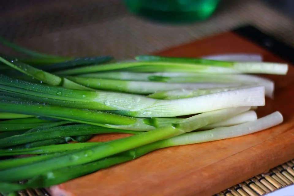 4 Jenis Daun Bawang yang Ukuran, Rasa, dan Kegunaannya Beda-beda 5