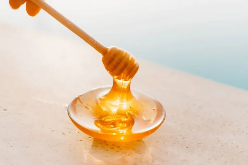 8 Cara Menghilangkan Bruntusan di Dahi, dari Cuci Muka Sampai Eksfoliasi 16