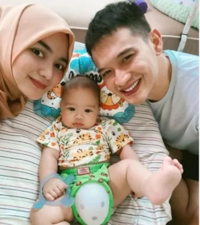 Anak Artis yang Disunat Saat Masih Bayi. Alasannya Beragam 12