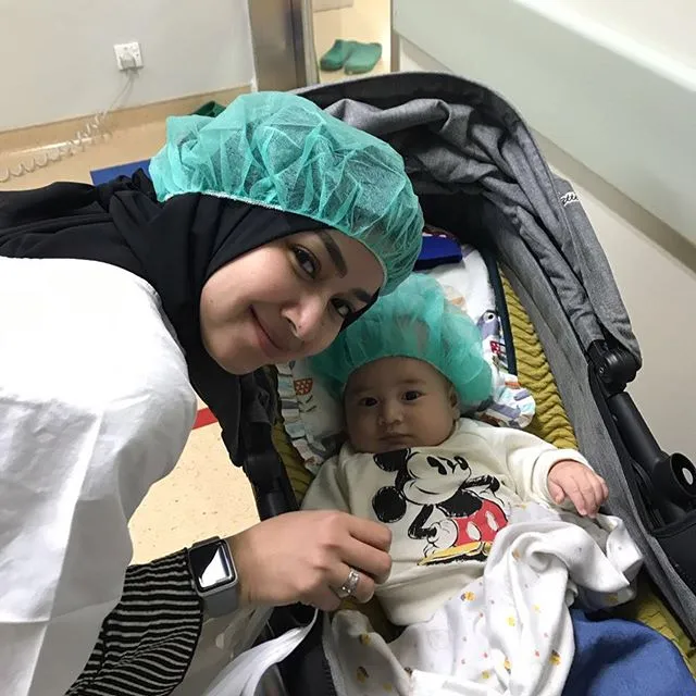 Anak Artis yang Disunat Saat Masih Bayi. Alasannya Beragam 14
