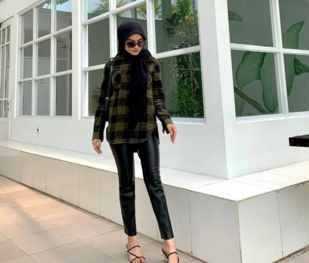 Potret Gaya Hijab ala Selebgram Diba Fahira @dibafahira 16