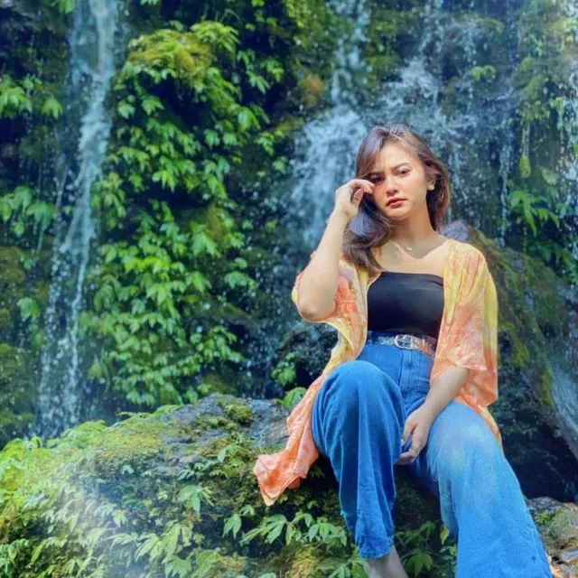 Potret Gaya Mahalini Raharja, Penyanyi Asal Bali Pacar Rizky Febian 18 OOTD Mahalini