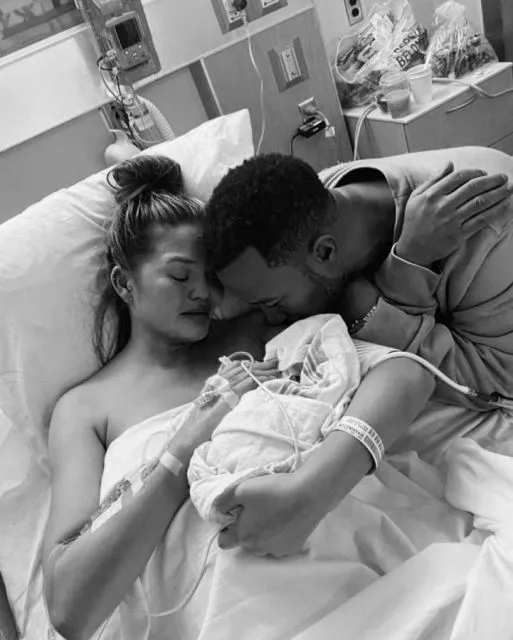 Chrissy Teigen Jalani Program Bayi Tabung Usai Alami Keguguran 2 Tahun Lalu 5 Chrissy Teigen ikuti program bayi tabung