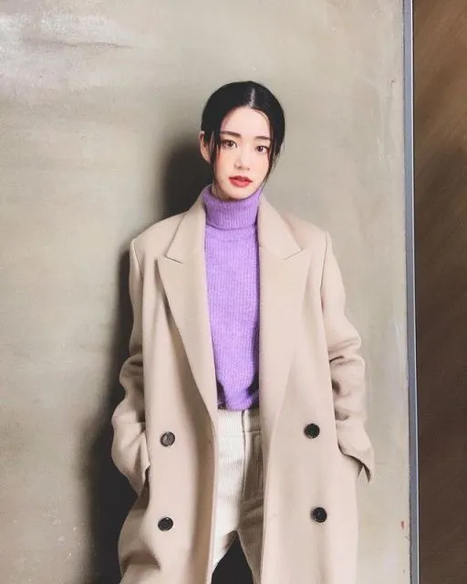7 Gaya Rambut Spiky Top Knot ala Seleb Korea. Lagi Ngetren! 12 gaya rambut spiky top knot yang sedang tren di Korea