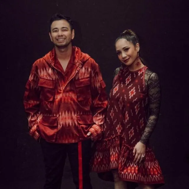 Gaya Busana Kompak ala Raffi Ahmad dan Nagita Slavina. Seru! 18 Style kompak Raffi dan Gigi