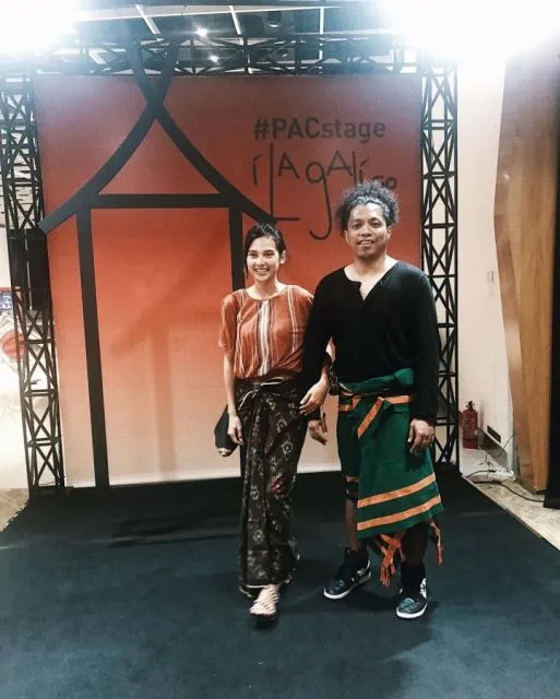 Potret Gaya Pasangan Arie Kriting dan Indah Permatasari. Sweet! 20 Style kompak Arie Kriting dan Indah Permatasari