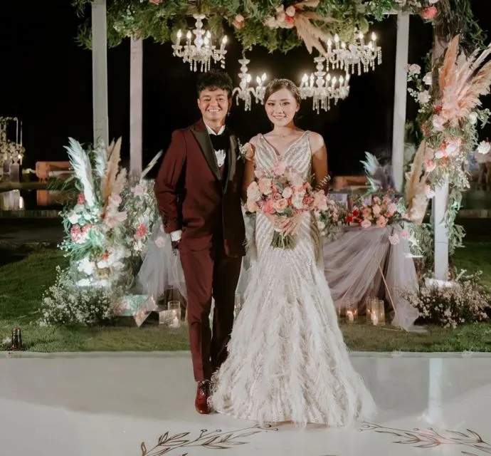 Potret Gaya Kompak Reza Arap dan Wendy Walters. Manis dan Seru! 16 Gaya kompak Reza Arap dan Wendy Walters