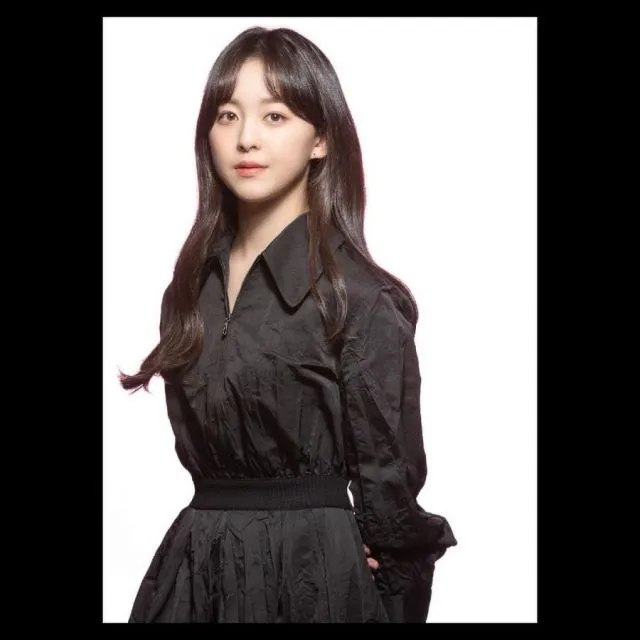 Gaya Fashion ala Park Ji Hoo, Pemeran On Jo di All of Us are Dead. Gemas! 15 Onjo AOUAD