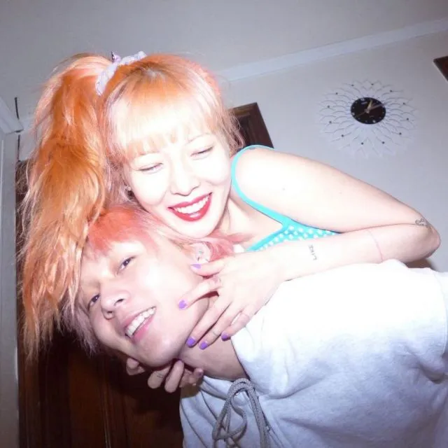HyunA dan Dawn Resmi Tunangan, Pamer Cincin Usai 6 Tahun Berpacaran 6 hyuna dawn