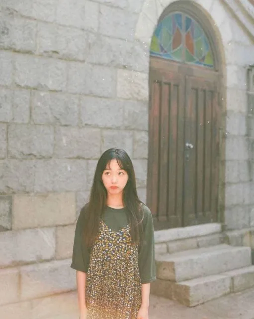 10 Gaya Fesyen Unik Lee Yoo-mi, Pemeran Serial All of Us Are Dead 19 Gaya feminin Lee Yoo-mi