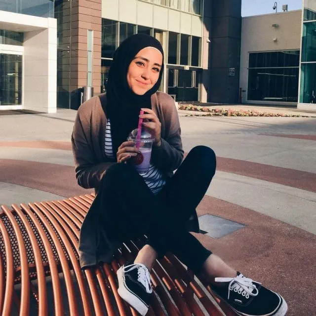 Potret Fesyen Berhijab ala Zahra Hashimee, TikTokers Muslim Asal Amerika 10 Fesyen berhijab ala TikToker @zahra