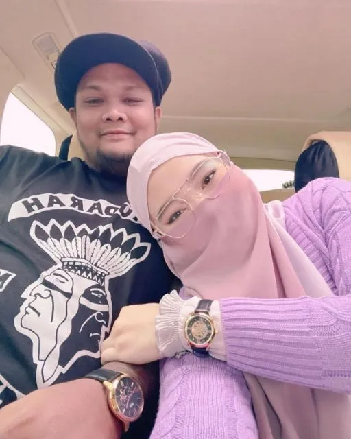 Foto Istri Virgoun Tanpa Hijab Disebar Pacar ART Lewat Facebook 4 Foto tanpa hijab istri Virgoun tersebar