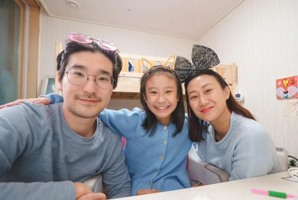 Tips Berikan Gadget Pertama ke Anak Ala Kimbab Family, Akhirnya Beri HP di Ulang Tahun Anak ke-9 5 Kimbab Family