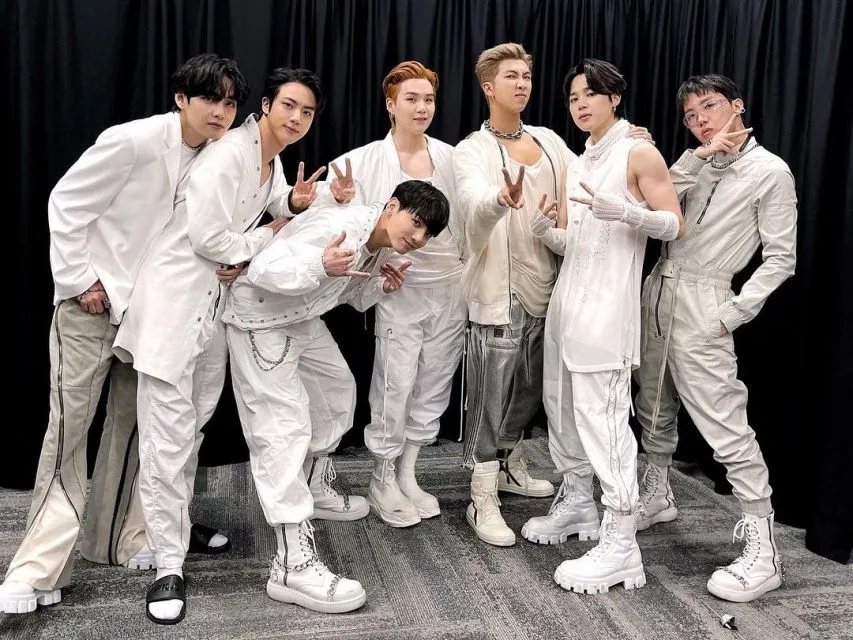 BTS Gelar Konser Perdana di Seoul Setelah Pandemi, Penonton Dilarang Berteriak 5 Konser Permission To Dance On Stage 2021
