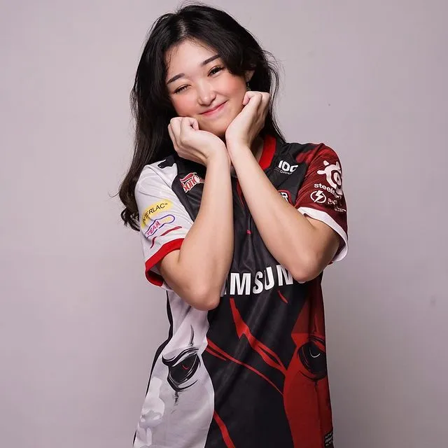 Potret Gaya Simpel Livy Renata, Seleb E-sport Cantik yang Sedang Viral 12 potret gaya simpel Livy Renata, Gamers yang sedang viral