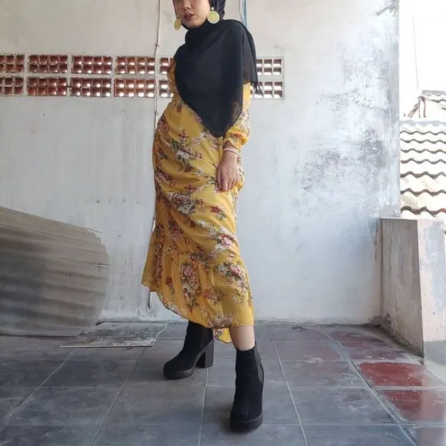 Inspirasi Gaya Artsy ala Aya Canina, Penulis Puisi Style Aya Canina