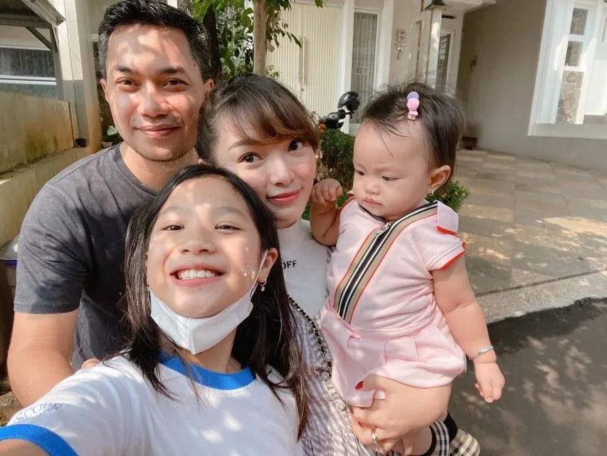 Zaskia Gotik Hamil Anak Kedua, Disambut Tangis Haru Putri Sambung 6 Aqila dan keluarga