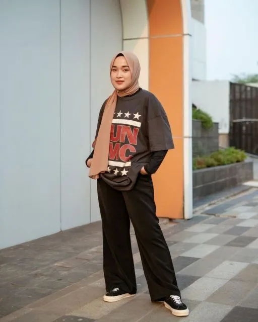 Fashion Berhijab dan Kekinian ala Ririe Fairus, Mantan Istri Ayus Sabyan 13 Fesyen Riri Fairuz
