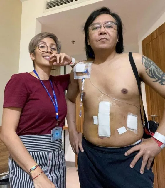 Ari Lasso Sembuh dari Kanker Usai Jalani 6 Sesi Kemoterapi 4 Ari Lasso didampingi istri, Vita Desy