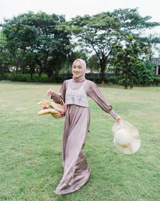 Fashion Berhijab dan Kekinian ala Ririe Fairus, Mantan Istri Ayus Sabyan 15 Fesyen Riri Fairuz