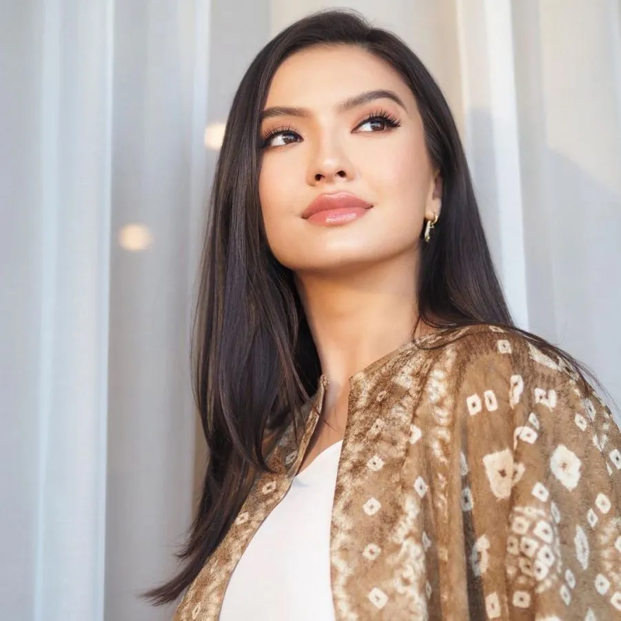 10 Artis Muslim yang Ternyata Keturunan Tionghoa 16 Raline Shah muslim tionghoa