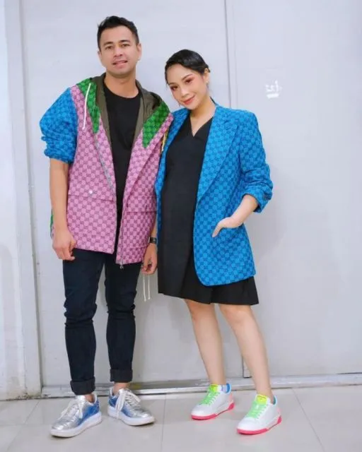 Gaya Busana Kompak ala Raffi Ahmad dan Nagita Slavina. Seru! 13 Style kompak Raffi dan Gigi