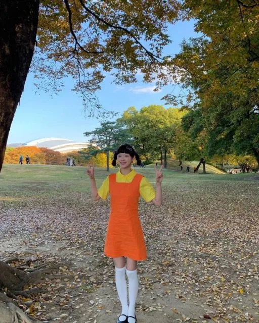 10 Gaya Fesyen Unik Lee Yoo-mi, Pemeran Serial All of Us Are Dead 12 Gaya imut Lee Yoo-mi di Squid Game