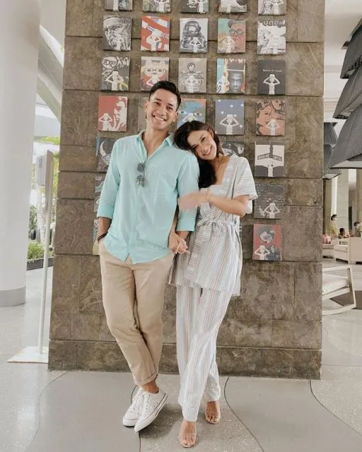 Tips Hubungan Langgeng dari 12 Pasangan Artis yang Patut Kamu Coba 19 Nana Mirdad dan Andrew White