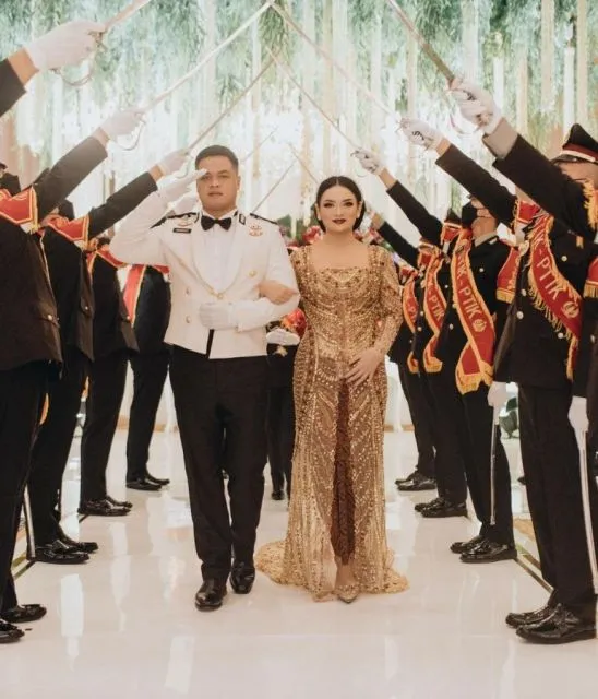 Kumpulan Ide Kebaya Warna Cokelat Terbaru. Elegan! 11 Rekomendasi kebaya cokelat