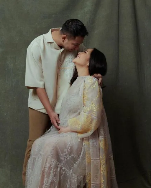 Gaya Busana Kompak ala Raffi Ahmad dan Nagita Slavina. Seru! 12 Style kompak Raffi dan Gigi