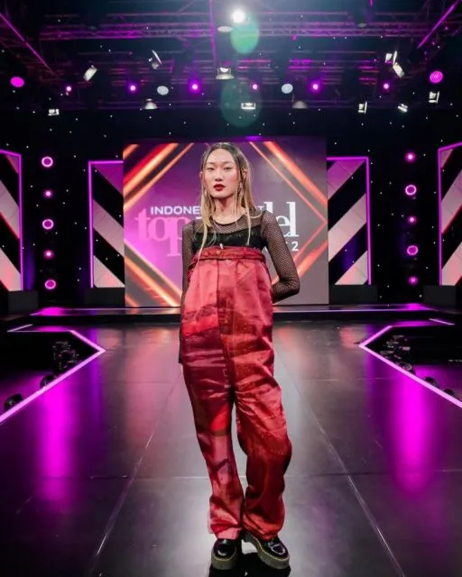 Potret Gaya Modis Ayu Gani, Juri di Indonesian Next Top Model 13 Style cetar Ayu Gani