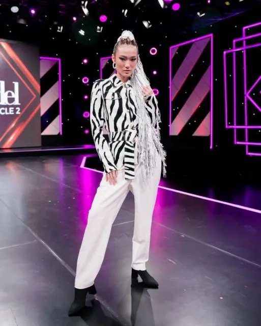 Potret Gaya Modis Ayu Gani, Juri di Indonesian Next Top Model 14 Style cetar Ayu Gani