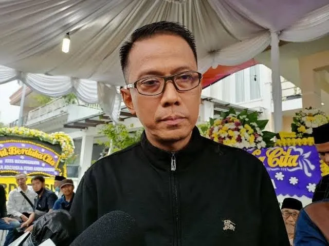 Makam Vanessa Angel Siap Dipindahkan Doddy Sudrajat Usai Acara 100 Harian 4 Doddy pindahkan makam Vanessa