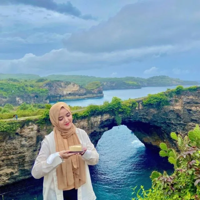 10 Gaya Hijab Wirda Mansur yang Bisa Kamu Jadikan Referensi 13 Wirda Mansyur