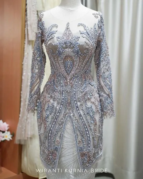 Ide Model Kebaya Payet Biru yang Elegan 19 Rekomendasi kebaya biru full payet